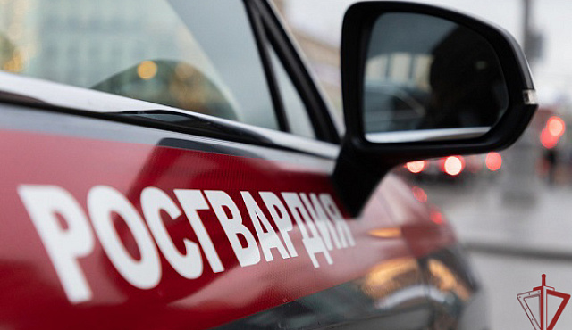 Столичные росгвардейцы задержали мужчину, пытавшегося обменять поддельные купюры иностранной валюты в банке 