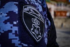 Росгвардейцы эвакуировали людей при пожаре на востоке Москвы