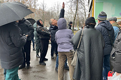 Глава управы района Орехово-Борисово Северное Силкин Евгений Иванович встретился с жителями дома по адресу: ул. Домодедовская, д. 22, корп. 1. 