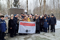 20.02.2026 в районе Орехово-Борисово Северное по адресу: Шипиловский проезд, д. 47 у памятника девушкам-зенитчицам состоялась мемориально-патронатная акция.